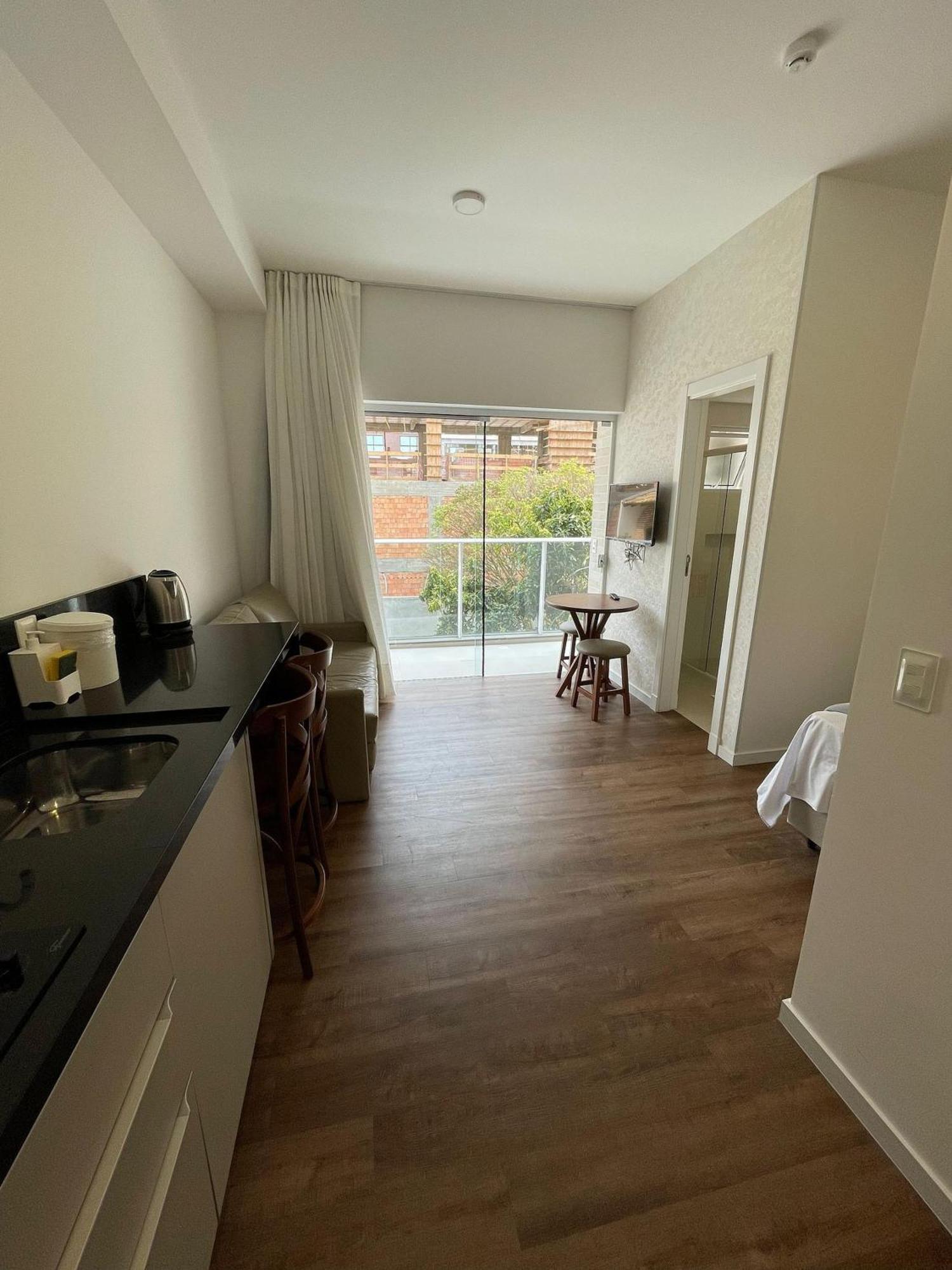 Condominio Vila Do Centro Бомбиняс Екстериор снимка