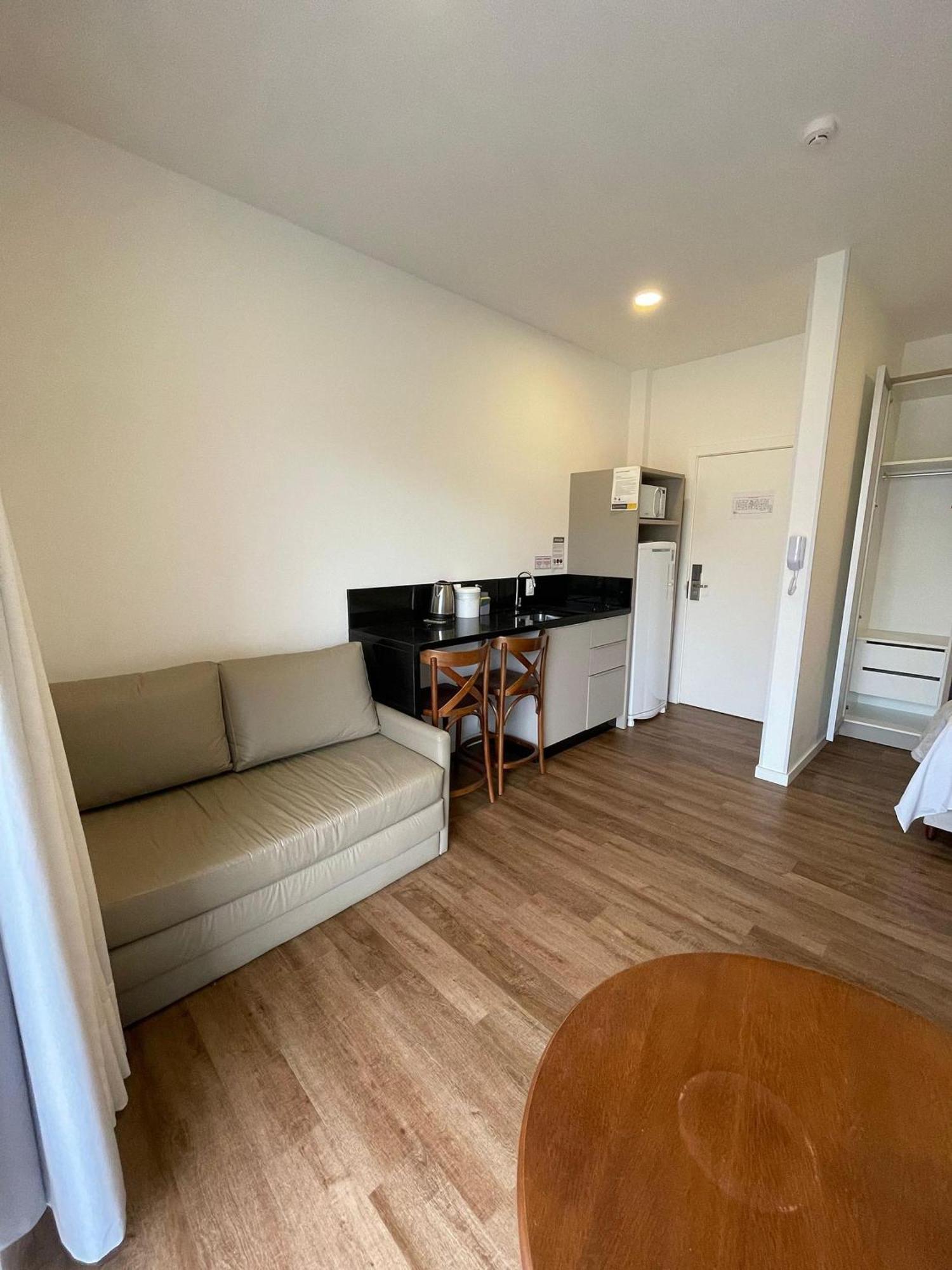 Condominio Vila Do Centro Бомбиняс Екстериор снимка